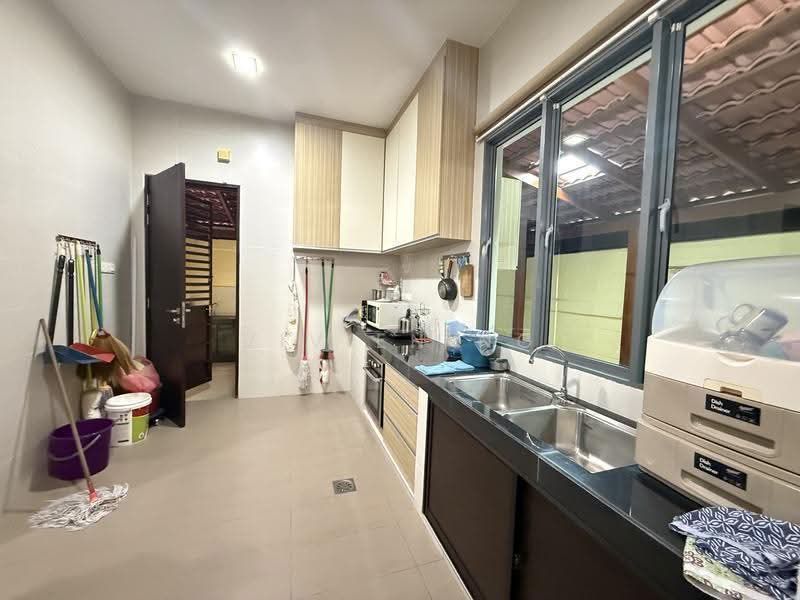 Bungalow House for Sale in Taman Kledang Permai (Menglembu) - Vivien Ng - Kitchen - PropertyGuru.com.my