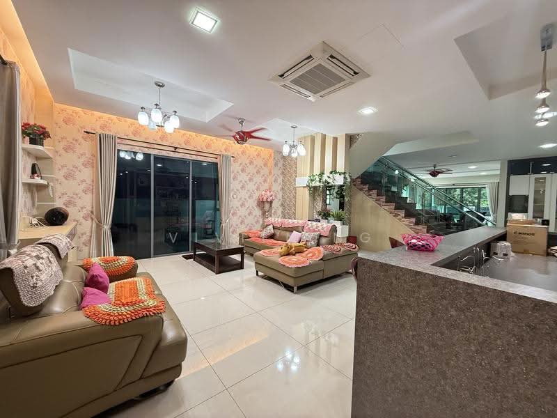 Bungalow House for Sale in Taman Kledang Permai (Menglembu) - Vivien Ng - Living Room - PropertyGuru.com.my