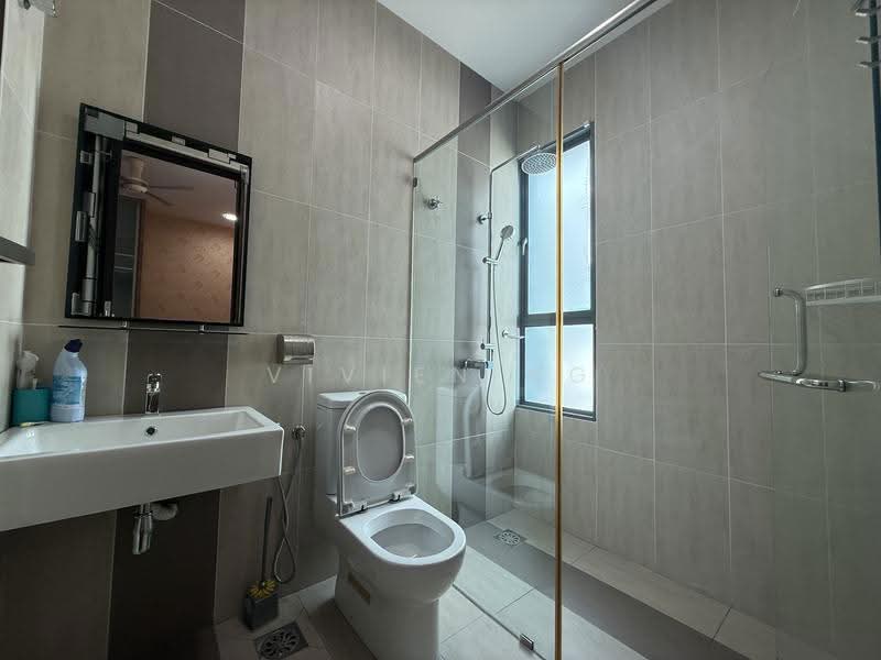 Bungalow House for Sale in Taman Kledang Permai (Menglembu) - Vivien Ng - Bathroom - PropertyGuru.com.my