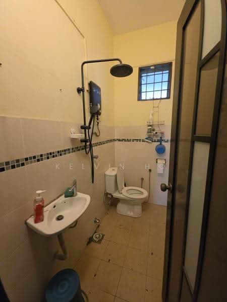 Rumah Teres 2-Tingkat untuk Dijual di Happy Garden (Kuchai Lama) - Kelvin Ho - Bathroom - PropertyGuru.com.my