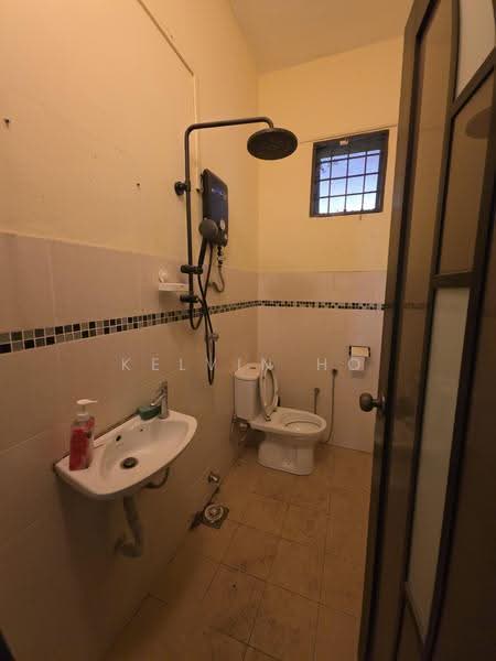 2-storey Terraced House for Sale in Happy Garden (Kuchai Lama) - Kelvin Ho - Bathroom - PropertyGuru.com.my