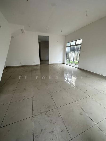Cluster House for Sale in Nusantara Prima (Gelang Patah) - Ee Fong Toh - Living Room - PropertyGuru.com.my