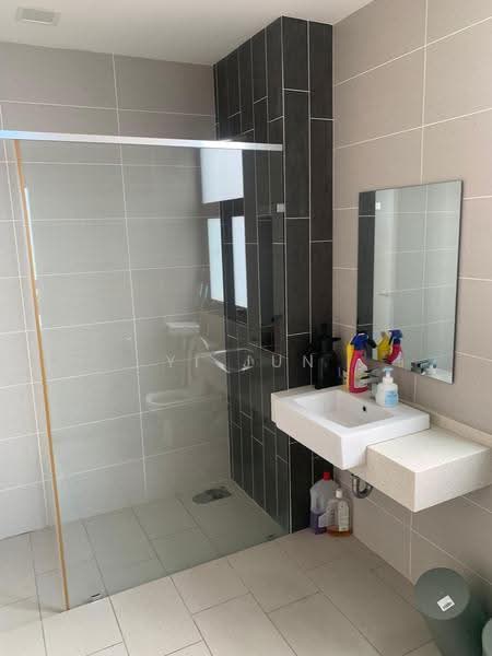 Condominium for Rent at Sky Condominium (Skyz Residence) - Yi Jun - Bathroom - PropertyGuru.com.my