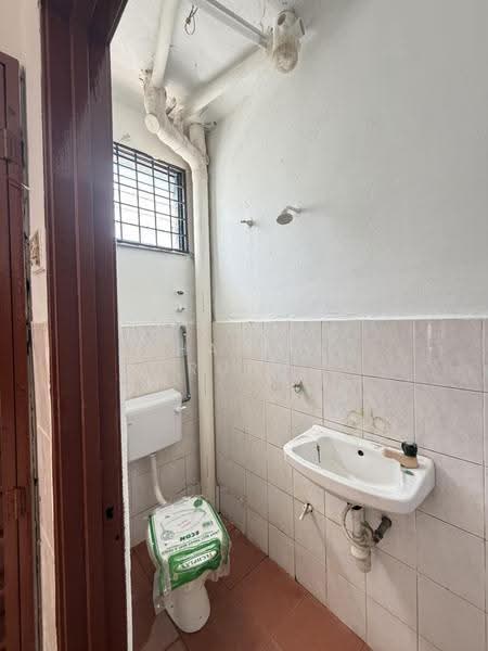 Rumah Teres 2-Tingkat untuk Dijual di Sepang (Selangor) - Shaiful Rudy - Bathroom - PropertyGuru.com.my