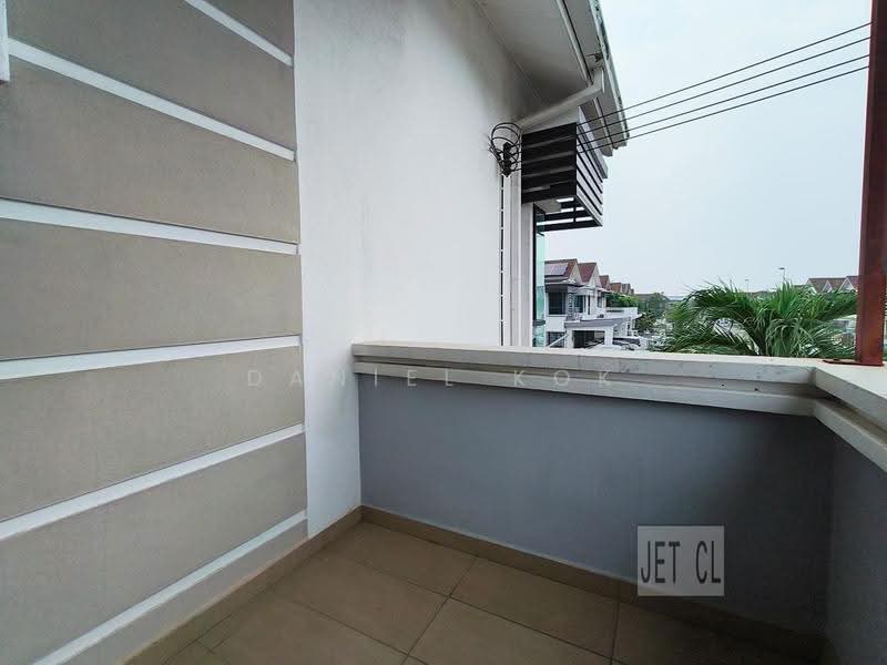 Rumah Teres 2-Tingkat untuk Dijual di Bandar Bukit Raja (Klang) - Daniel Kok - Balcony - PropertyGuru.com.my