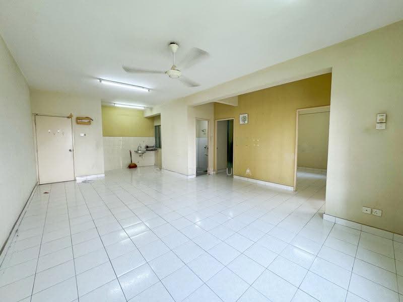 Kondominium untuk Disewa di Park View Tower - LS Chua - Living Room - PropertyGuru.com.my