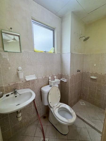 Kondominium untuk Disewa di Park View Tower - LS Chua - Bathroom - PropertyGuru.com.my