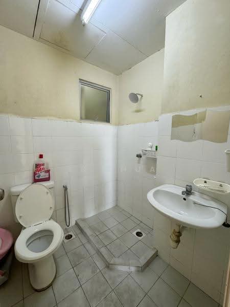 Kondominium untuk Disewa di Park View Tower - LS Chua - Bathroom - PropertyGuru.com.my