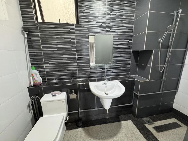 Kediaman Servis untuk Dijual di Citywoods - Miyuki Lee - Bathroom - PropertyGuru.com.my