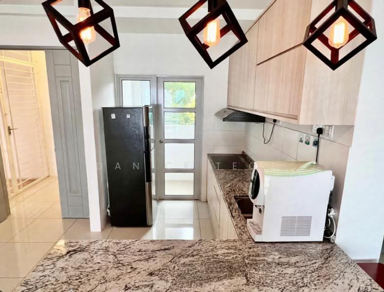 Condominium for Rent at 10 Island Resort - Danick Teoh - Kitchen - PropertyGuru.com.my