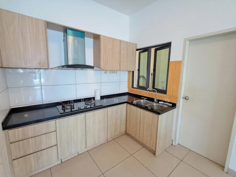 Condominium for Sale at Parkhill Residence - Carmen Leng - Kitchen - PropertyGuru.com.my