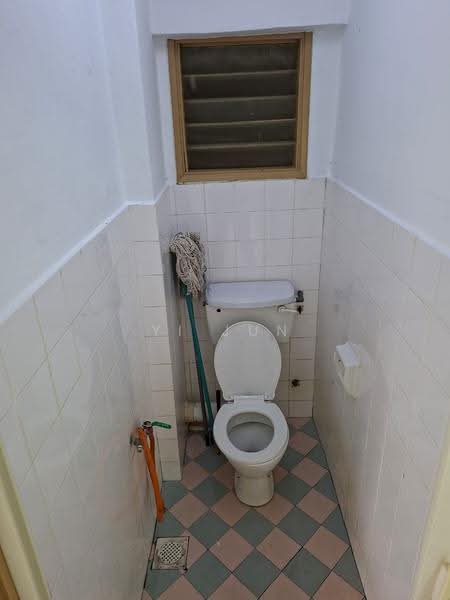Flat for Rent at Aman & Damai Apartment - Yi Jun - Bathroom - PropertyGuru.com.my