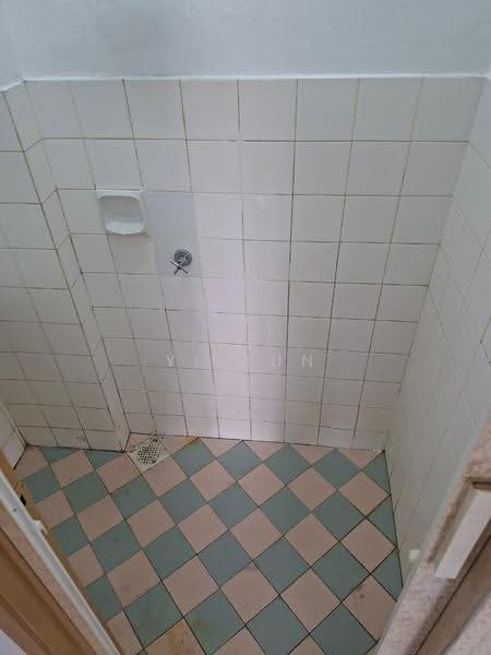 Flat for Rent at Aman & Damai Apartment - Yi Jun - Bathroom - PropertyGuru.com.my