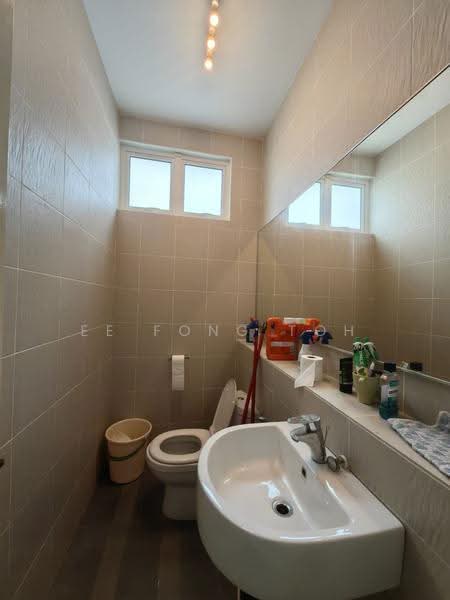 Semi-Detached House for Sale in Setia Tropika (Johor Bahru) - Ee Fong Toh - Bathroom - PropertyGuru.com.my