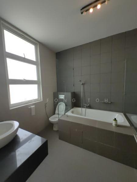 Semi-Detached House for Sale in Setia Tropika (Johor Bahru) - Ee Fong Toh - Bathroom - PropertyGuru.com.my