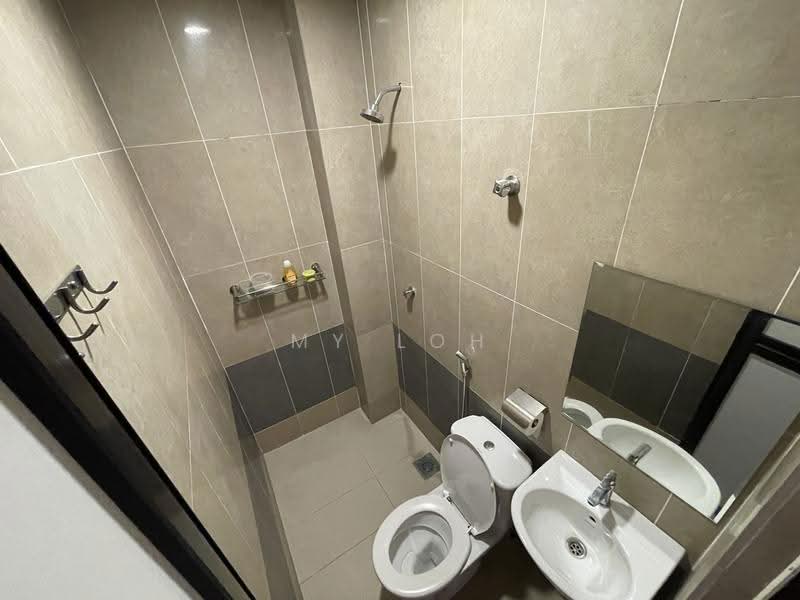 Kondominium untuk Dijual di 228 Kondominium - MY Loh - Bathroom - PropertyGuru.com.my