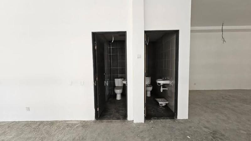 Warehouse for Rent in Kota Kinabalu (Sabah) - Junnie Kok - Bathroom - PropertyGuru.com.my