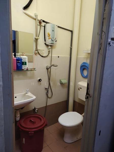 Rumah Teres untuk Dijual di Krubong (Melaka) - Helen BF - Bathroom - PropertyGuru.com.my
