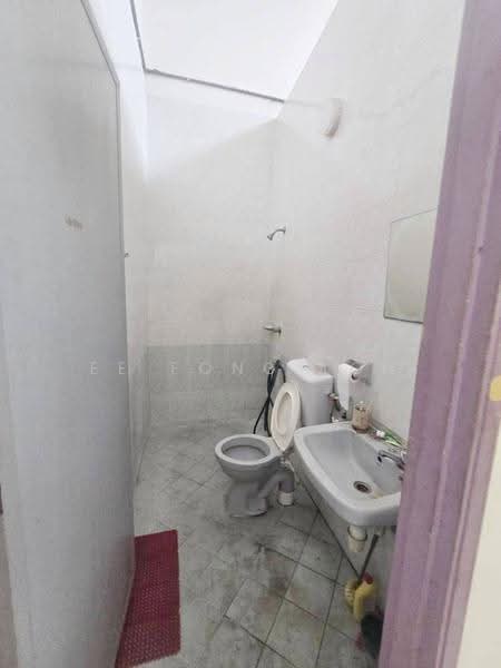 Rumah Teres 2-Tingkat untuk Dijual di Bandar Selesa Jaya (Skudai) - Ee Fong Toh - Bathroom - PropertyGuru.com.my