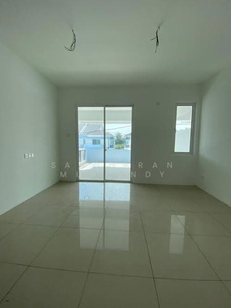 2-storey Terraced House for Sale in Rumah Teres Dua Tingkat di Kepala Batas (Kepala Batas) - Sanggaran Muniandy - Balcony - PropertyGuru.com.my