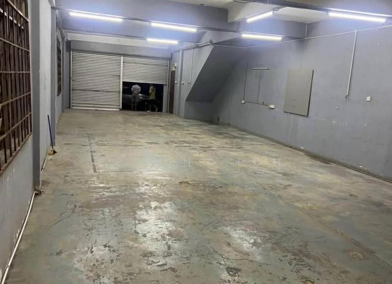 Shop / Office for Sale in Taman Puteri Wangsa (Ulu Tiram) - Ee Fong Toh - Interior - PropertyGuru.com.my