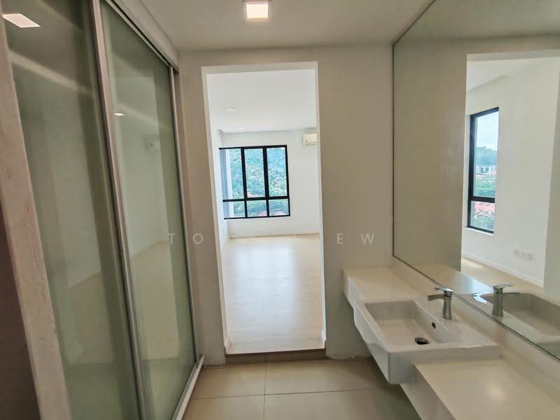 Kediaman Servis untuk Dijual di Montena - Tony Liew - Bathroom - PropertyGuru.com.my