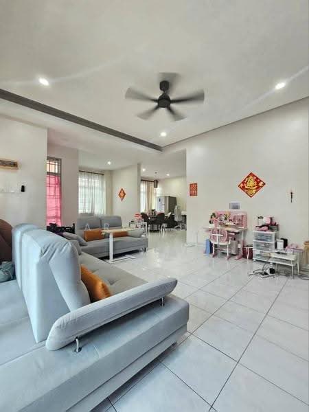 Rumah Berkembar untuk Dijual di Taman Bukit Jaya (Ulu Tiram) - Arshad . - Living Room - PropertyGuru.com.my