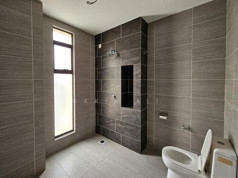 Rumah Teres 2-Tingkat untuk Dijual di Sunsuria City (Dengkil) - Hakim Ali - Bathroom - PropertyGuru.com.my