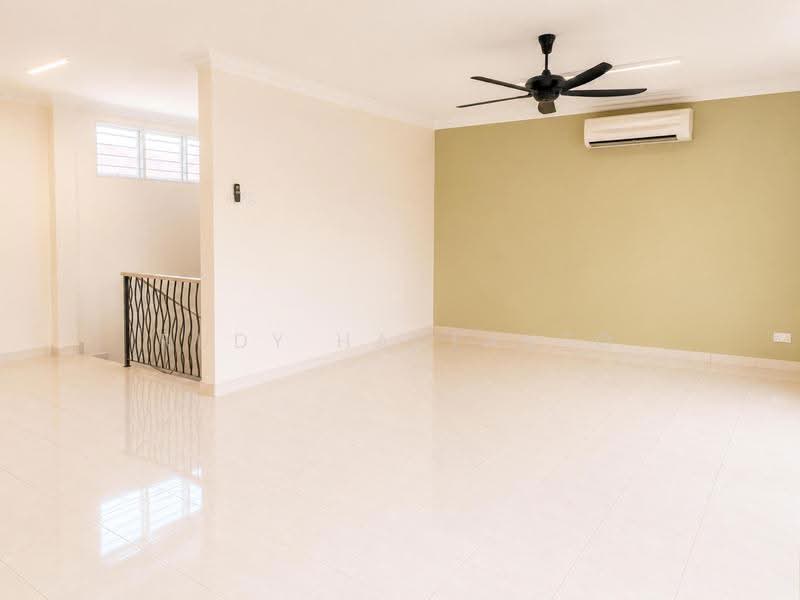 Rumah Teres 2.5-Tingkat untuk Dijual di Kapar (Selangor) - Rudy Hartanto - Living Room - PropertyGuru.com.my
