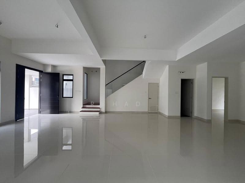 Semi-Detached House for Sale in Taman Sutera Utama (Skudai) - Arshad . - Living Room - PropertyGuru.com.my