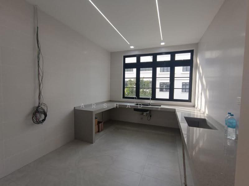 2.5-storey Terraced House for Sale in Eco Botanic (Iskandar Puteri (Nusajaya)) - Arshad . - Kitchen - PropertyGuru.com.my