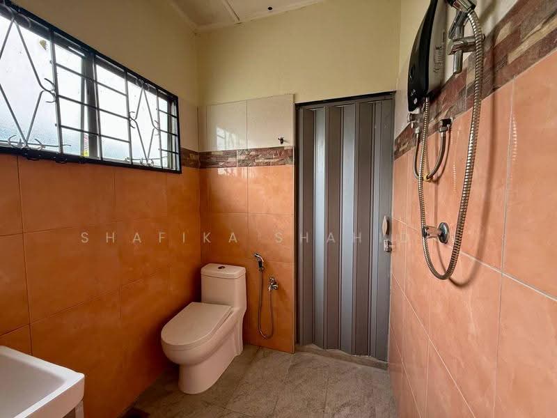 2-storey Terraced House for Sale in Batang Kali (Selangor) - Shafika Shahidin - Bathroom - PropertyGuru.com.my