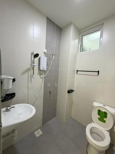 Kondominium untuk Disewa di Spectrum Residence (Alam Permai) - Quinn Loh - Bathroom - PropertyGuru.com.my