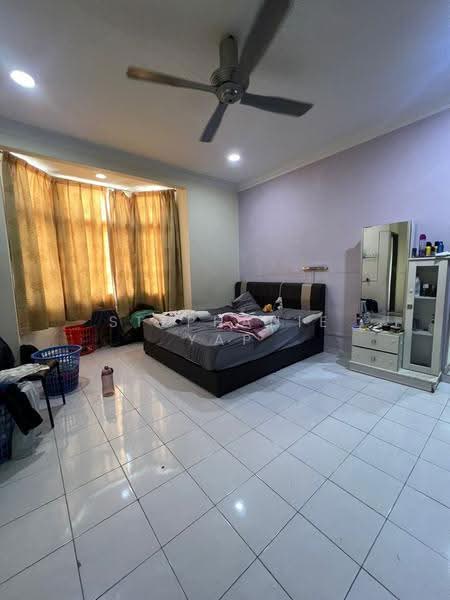 2-storey Terraced House for Sale in Bandar Bukit Tinggi (Klang) - Stephanie Yap - Bedroom - PropertyGuru.com.my