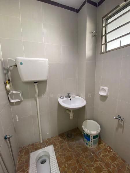 Rumah Teres untuk Dijual di Taman Semenyih Mewah (Semenyih) - Eddy TAN - Bathroom - PropertyGuru.com.my