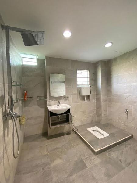 Rumah Teres untuk Dijual di Taman Semenyih Mewah (Semenyih) - Eddy TAN - Bathroom - PropertyGuru.com.my