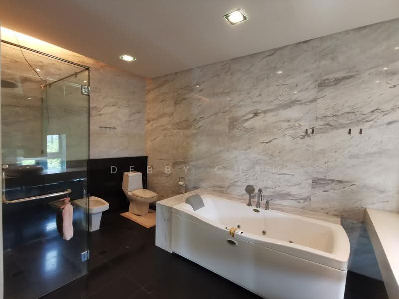 Bungalow House for Rent in Country Heights Damansara (Kuala Lumpur) - Debby Chai - Bathroom - PropertyGuru.com.my
