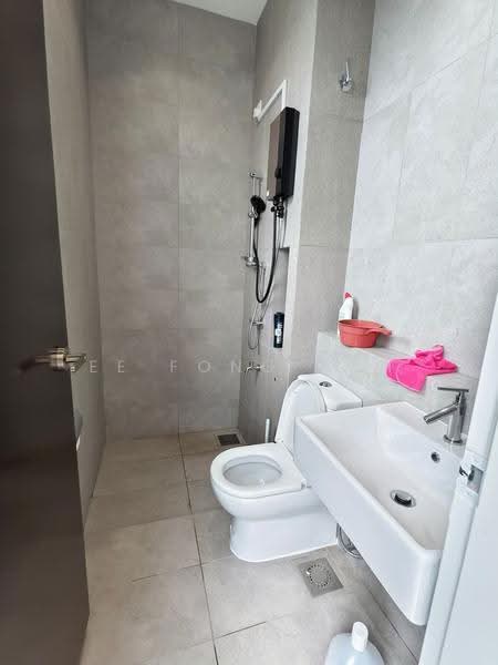 Rumah Berkembar untuk Dijual di Taman Gaya (Ulu Tiram) - Ee Fong Toh - Bathroom - PropertyGuru.com.my