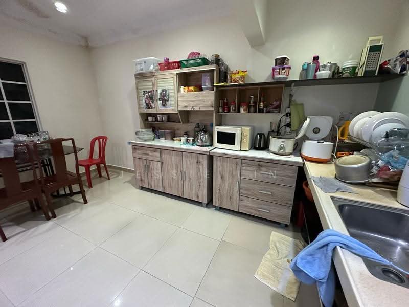 1-storey Terraced House for Sale in Kampung Tunku (Petaling Jaya) - Jessie Lin - Kitchen - PropertyGuru.com.my
