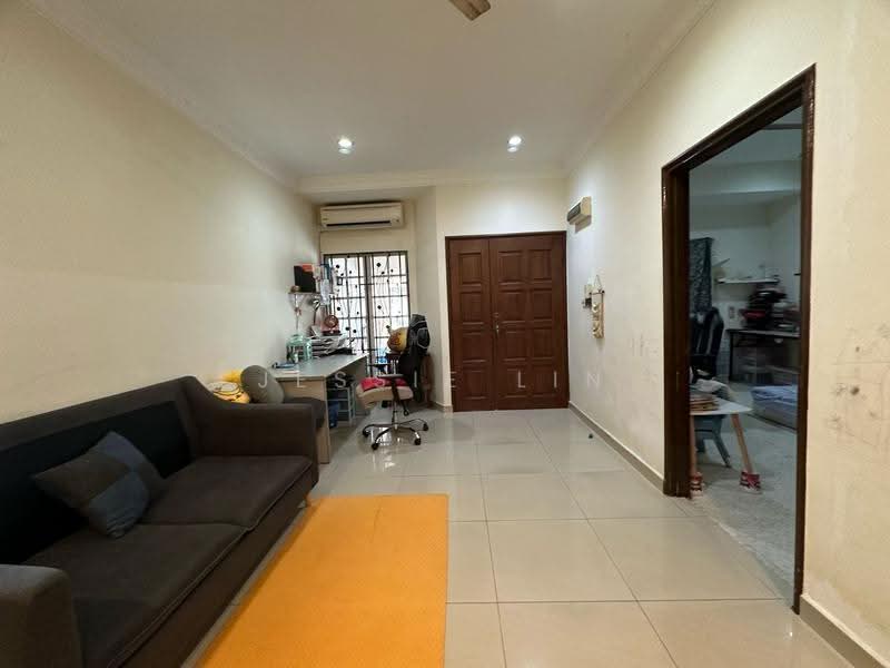 1-storey Terraced House for Sale in Kampung Tunku (Petaling Jaya) - Jessie Lin - Living Room - PropertyGuru.com.my