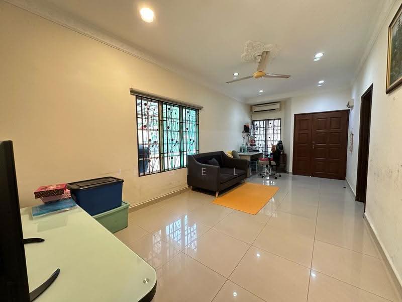 1-storey Terraced House for Sale in Kampung Tunku (Petaling Jaya) - Jessie Lin - Living Room - PropertyGuru.com.my