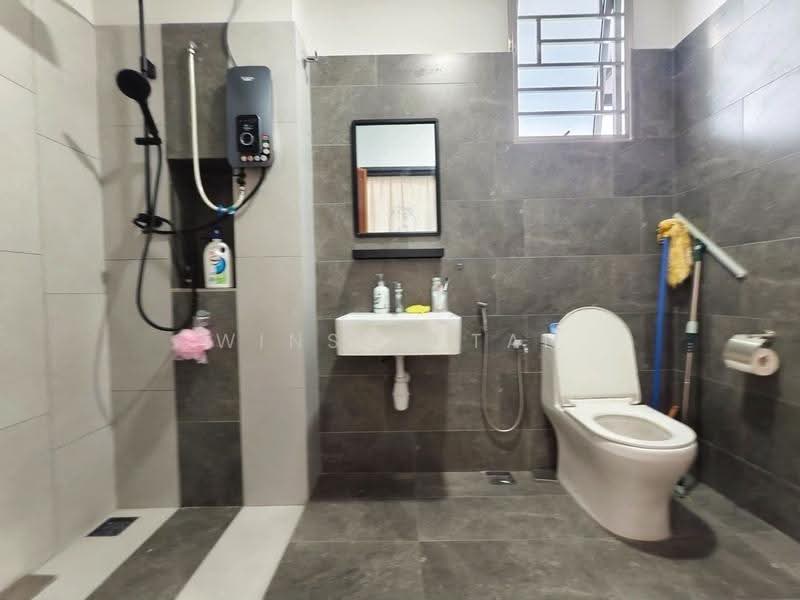 2-storey Terraced House for Sale in Taman Impian Emas (Skudai) - Winson Tan - Bathroom - PropertyGuru.com.my