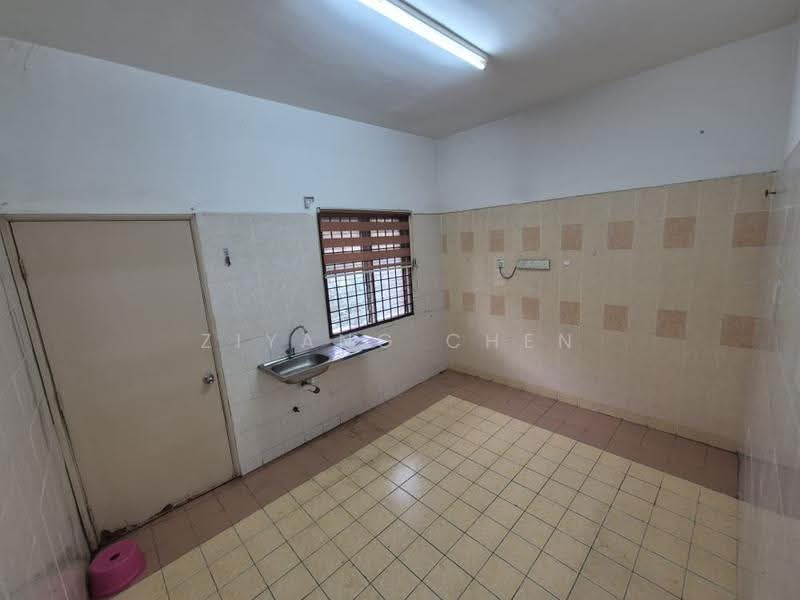 Rumah Teres 2-Tingkat untuk Dijual di Subang Bestari (Shah Alam) - Ziyang Chen - Kitchen - PropertyGuru.com.my