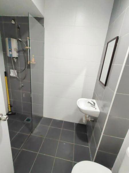 Rumah Kluster untuk Dijual di Taman Setia Indah (Tebrau) - Ee Fong Toh - Bathroom - PropertyGuru.com.my