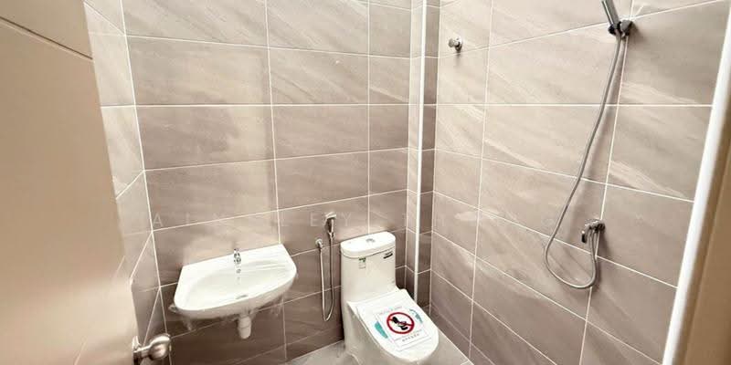 Rumah Teres untuk Dijual di Taman Desa Tambun (Tambun) - Ainsley Thong - Bathroom - PropertyGuru.com.my