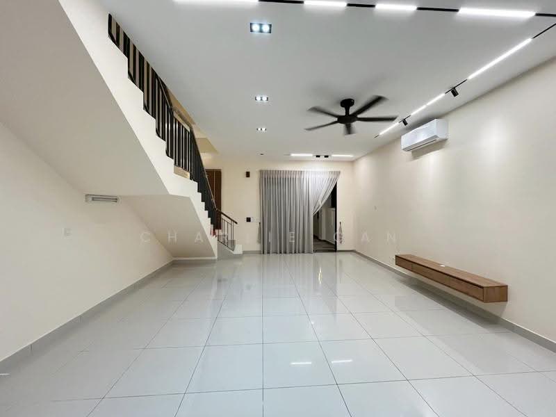 Rumah Teres 2-Tingkat untuk Disewa di Telok Panglima Garang (Selangor) - Charlie Gan - Living Room - PropertyGuru.com.my