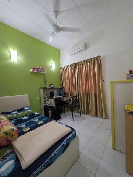 Terraced House for Sale in Taman Mutiara Rini (Skudai) - Arshad . - Bedroom - PropertyGuru.com.my