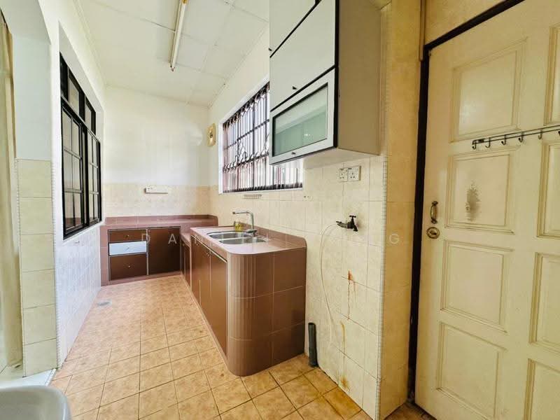 Rumah Teres 1-Tingkat untuk Dijual di Taman Rinting (Masai) - Daniel Yong - Kitchen - PropertyGuru.com.my