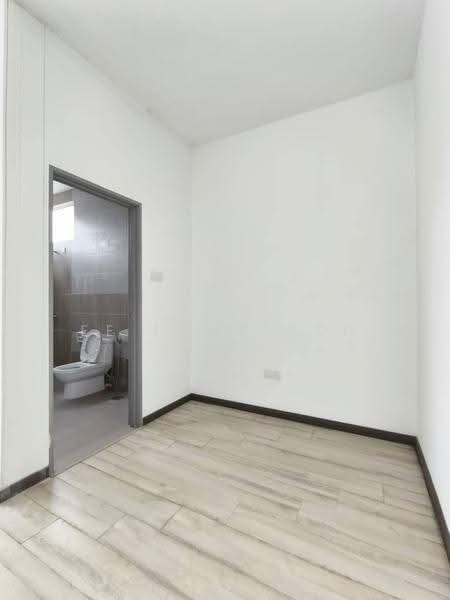 Rumah Kluster untuk Dijual di Austin Heights (Tebrau) - Ee Fong Toh - Bathroom - PropertyGuru.com.my