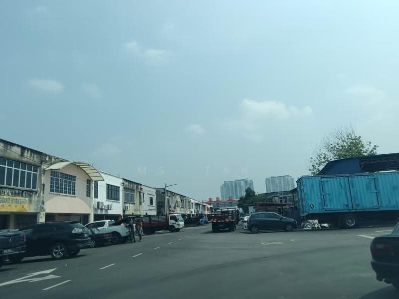 Kilang Teres untuk Dijual di Taman Kajang Utama (Kajang) - Ms. Tan - Exterior - PropertyGuru.com.my